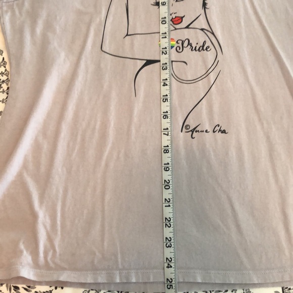 🌻5/$35🌻 Women’s Gray Rosie the Riveter Pride Rainbow We Can Do It Gray Tee Shirt - Picture 4 of 4